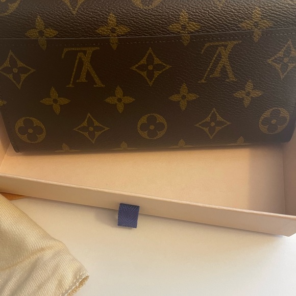 Louis Vuitton Sarah wallet - Picture 7 of 10
